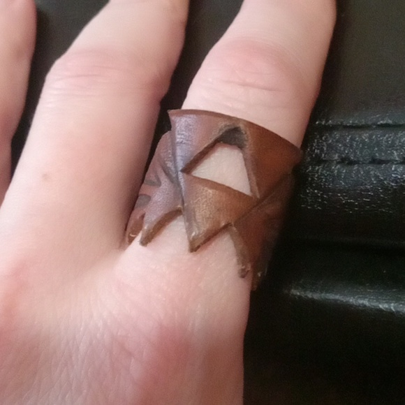 Custom made Leather Zelda Triforce Ring - Picture 4 of 4